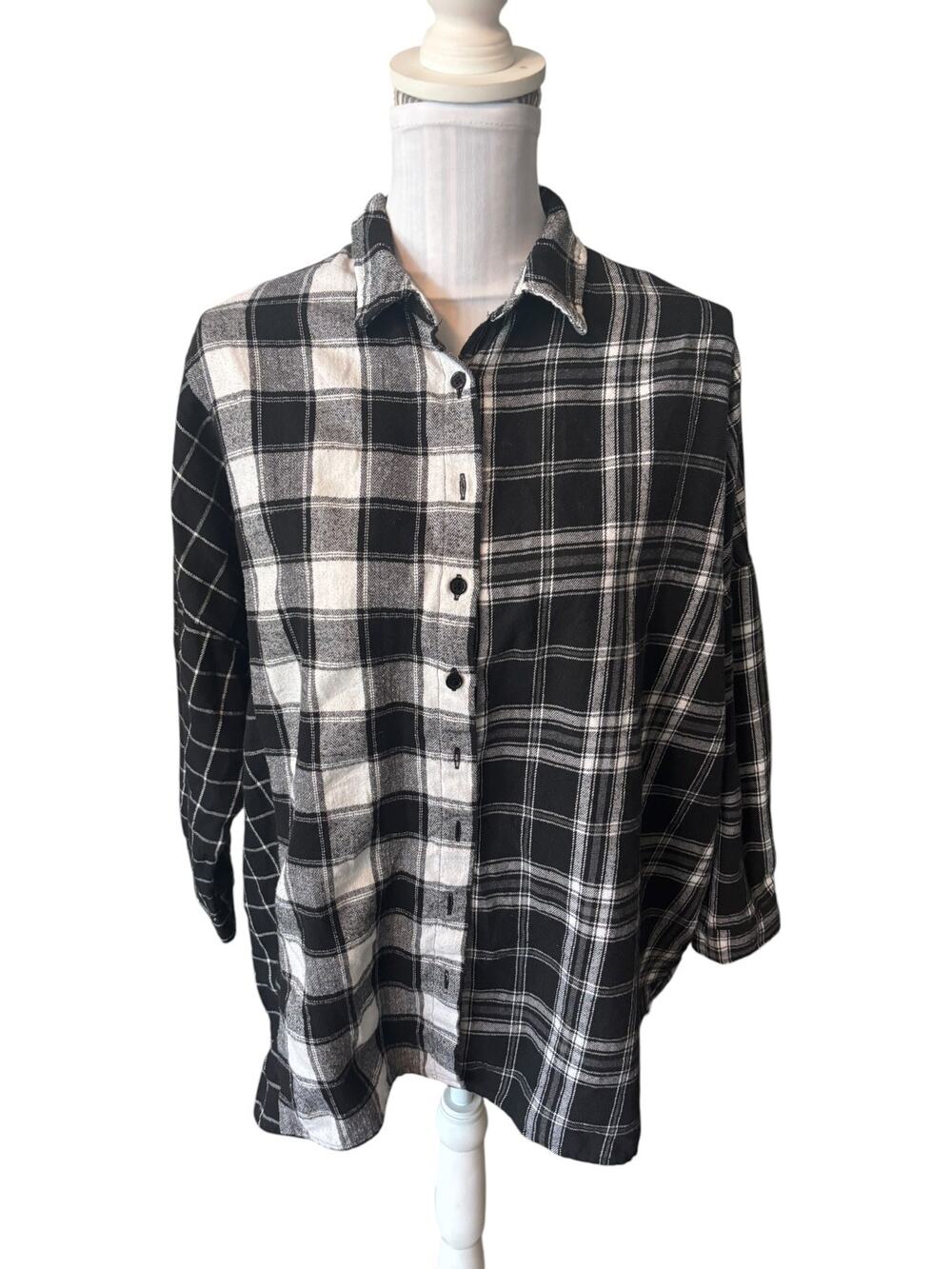Fashion Nova Black & White Plaid Flannel Button Down Oversized Size S